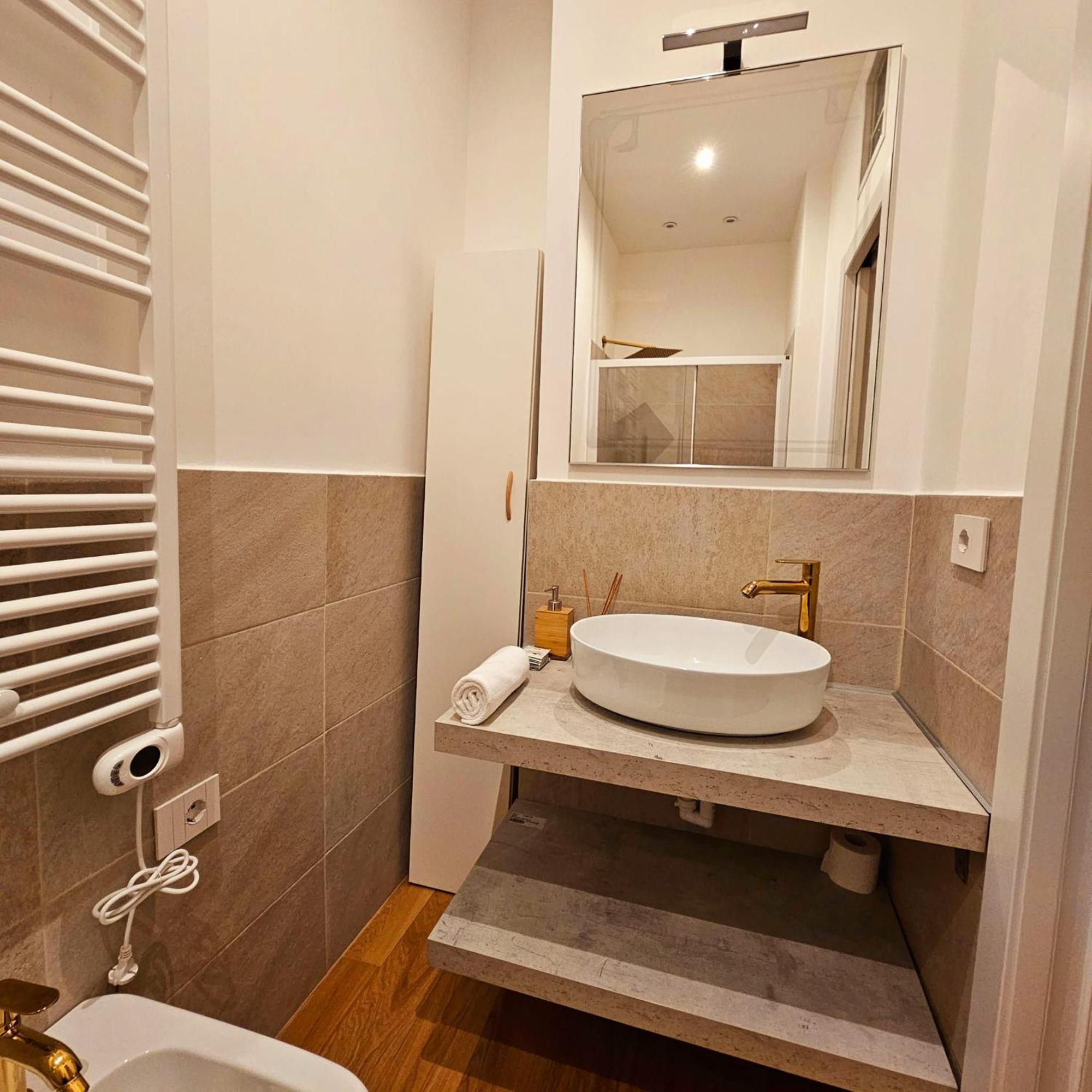 Cozy Apartment Between Sempione, City Life And Mico ! Milano Ngoại thất bức ảnh